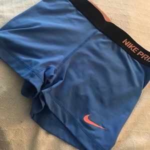Size medium Nike pro spandex size medium!